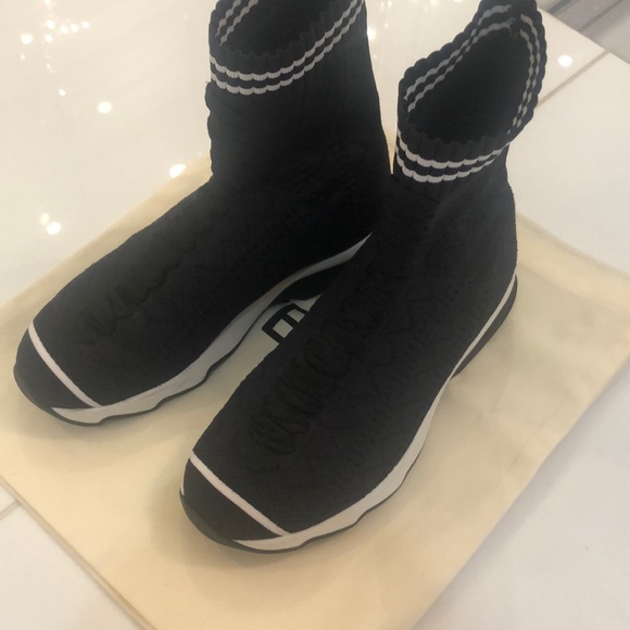 Black and white Fendy sock sneakers - Picture 6 of 8